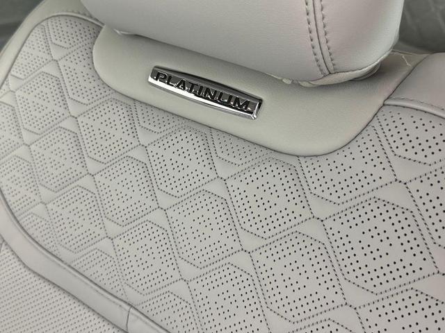 Photo of 2025 Agate Black Metallic Ford Explorer