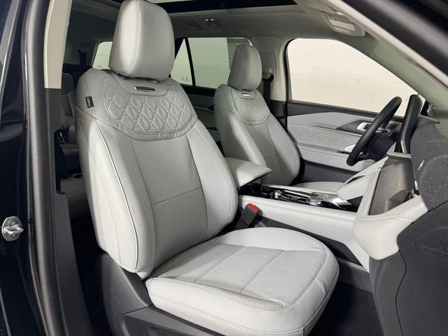 Photo of 2025 Agate Black Metallic Ford Explorer