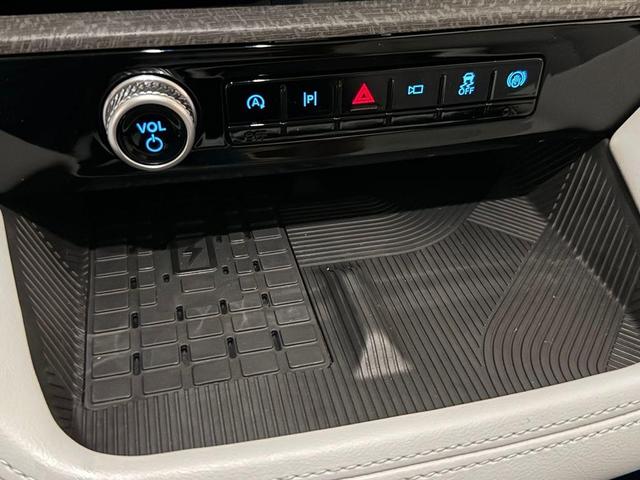 Photo of 2025 Agate Black Metallic Ford Explorer