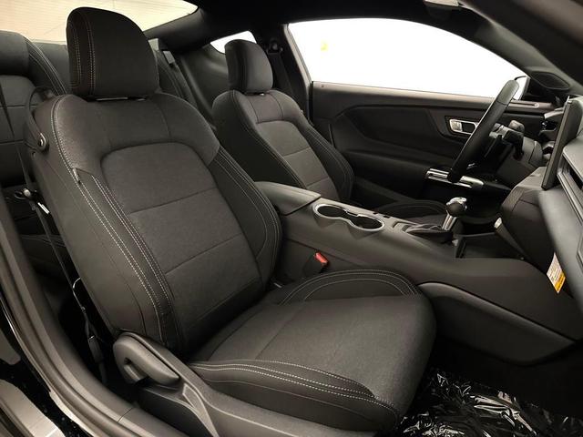Photo of 2025 Shadow Black Ford Mustang