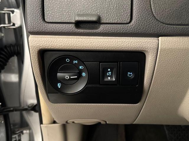 Photo of 2012 Ingot Silver Metallic Ford Fusion