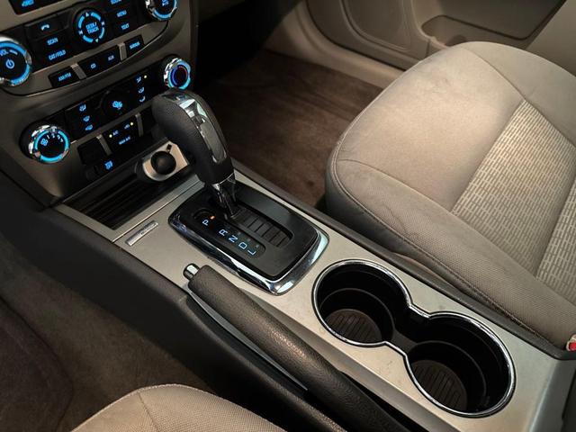 Photo of 2012 Ingot Silver Metallic Ford Fusion