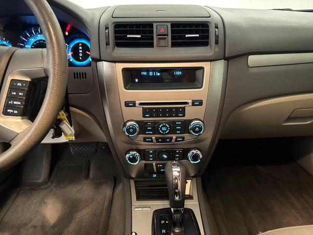 Photo of 2012 Ingot Silver Metallic Ford Fusion