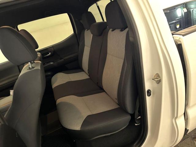 Photo of 2020 Super White Toyota Tacoma