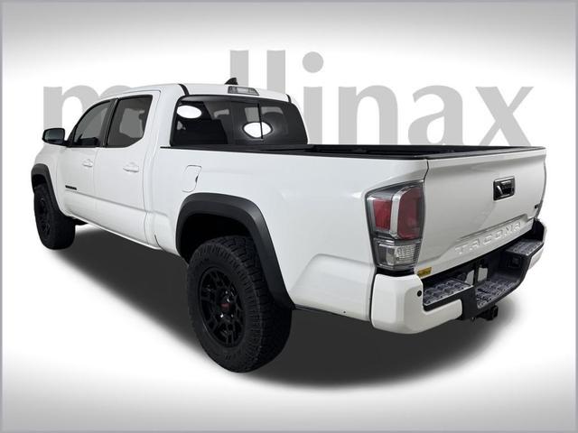 Photo of 2020 Super White Toyota Tacoma