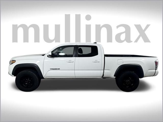Photo of 2020 Super White Toyota Tacoma