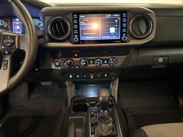 Photo of 2020 Super White Toyota Tacoma