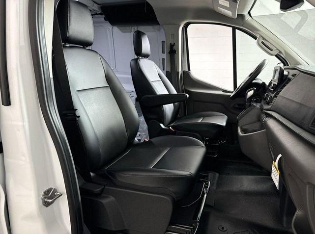 Photo of 2025 Oxford White Ford Transit-150