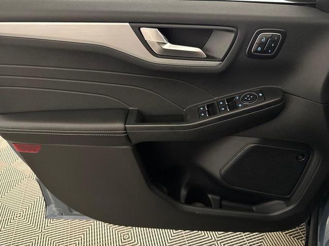 Photo of 2025 Vapor Blue Metallic Ford Escape