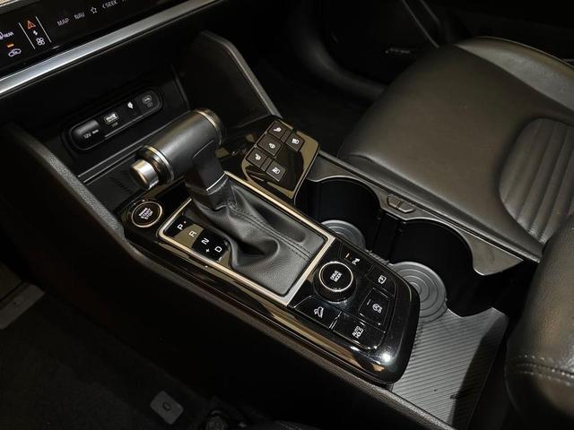 Photo of 2023 Glacial White Pearl Kia Sportage