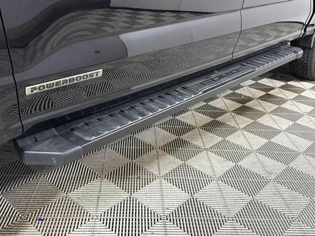 Photo of 2025 Agate Black Metallic Ford F-150