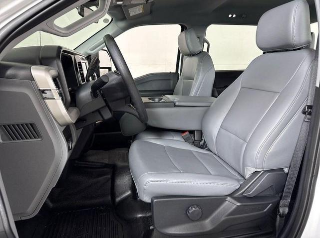 Photo of 2025 Oxford White Ford F-250