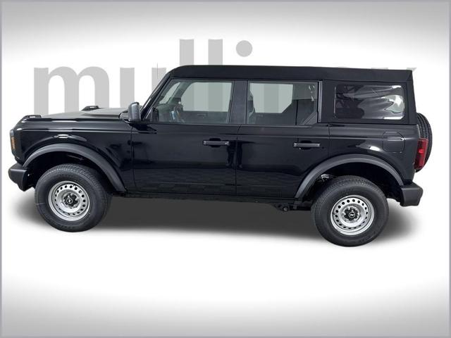 Photo of 2025 Shadow Black Ford Bronco