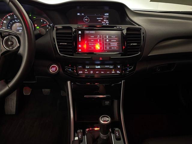 Photo of 2016 Crystal Black Pearl Honda Accord