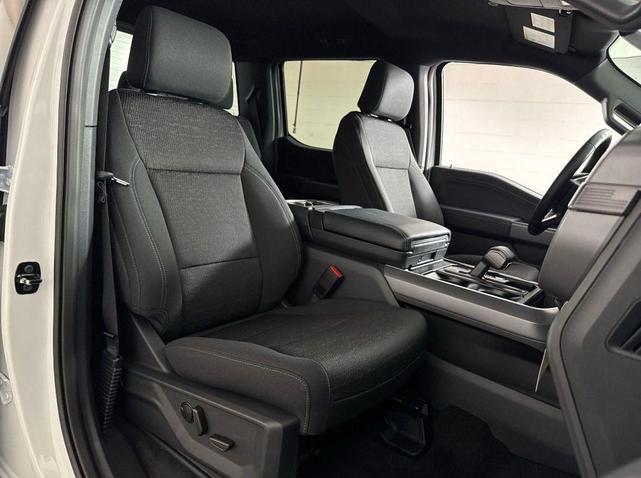Photo of 2025 Oxford White Ford F-150