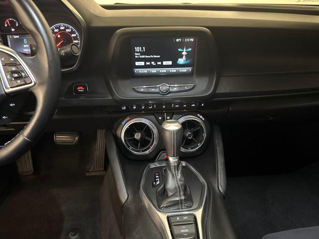 Photo of 2017 Summit White Chevrolet Camaro