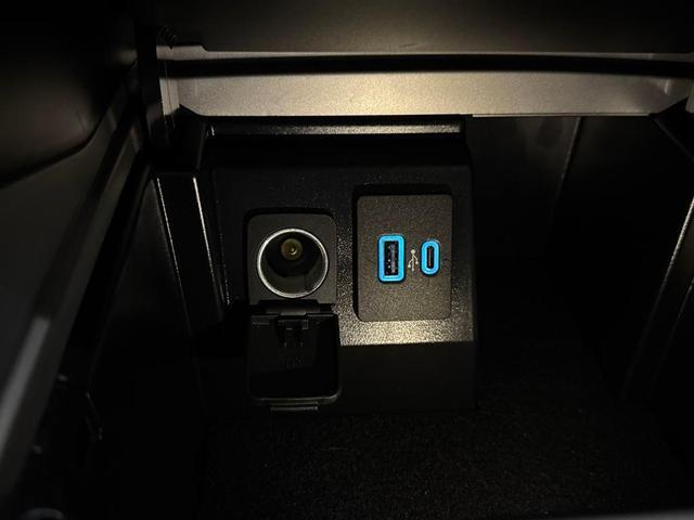 Photo of 2024 Carbonized Gray Metallic Ford Explorer