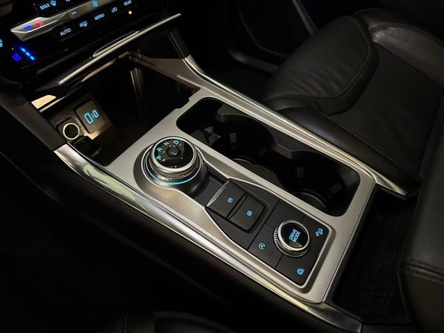 Photo of 2024 Carbonized Gray Metallic Ford Explorer