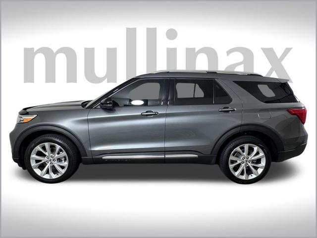 Photo of 2024 Carbonized Gray Metallic Ford Explorer