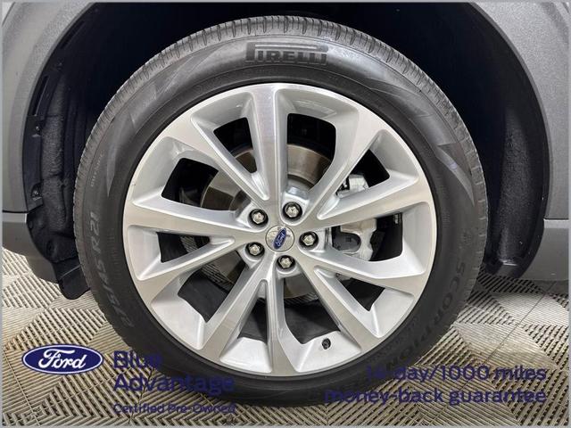 Photo of 2024 Carbonized Gray Metallic Ford Explorer