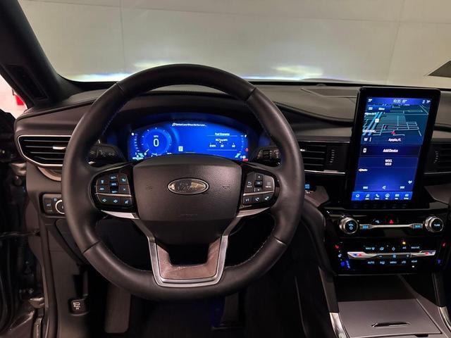 Photo of 2024 Carbonized Gray Metallic Ford Explorer