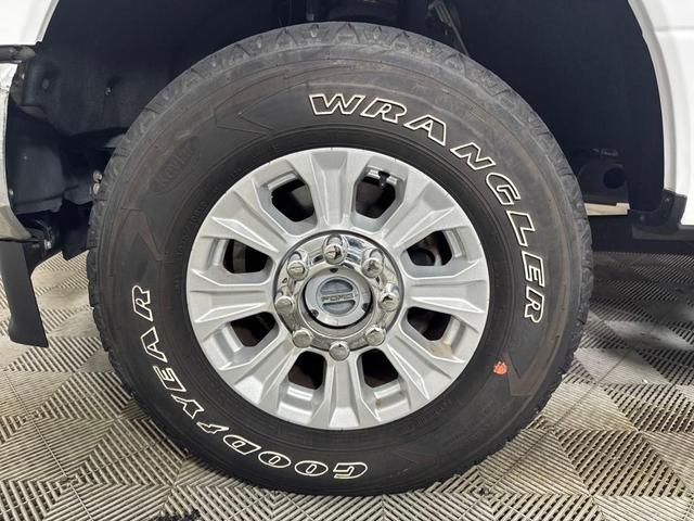 Photo of 2022 Oxford White Ford F-250