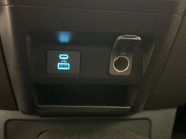 Photo of 2022 Oxford White Ford F-250