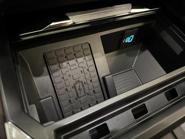 Photo of 2025 Black Ford F-350