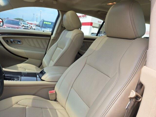 Photo of 2019 AGATE BLACK Ford Taurus