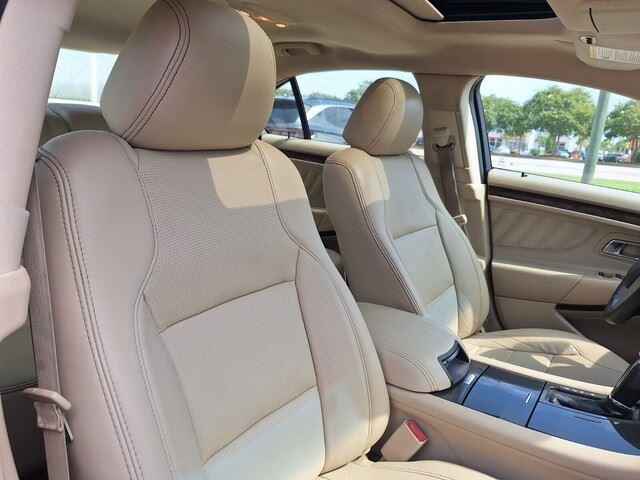 Photo of 2019 AGATE BLACK Ford Taurus