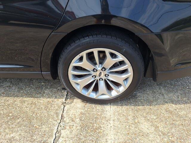 Photo of 2019 AGATE BLACK Ford Taurus