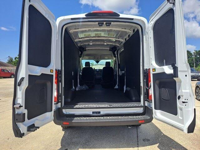 Photo of 2025 Oxford White Ford Transit-250