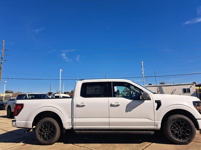 Photo of 2025 Oxford White Ford F-150