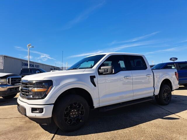 Photo of 2025 Oxford White Ford F-150