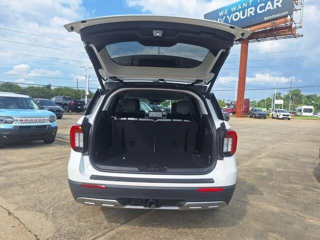 Photo of 2025 STAR WHITE MET TRI-COAT Ford Explorer