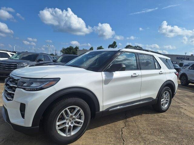 Photo of 2025 STAR WHITE MET TRI-COAT Ford Explorer