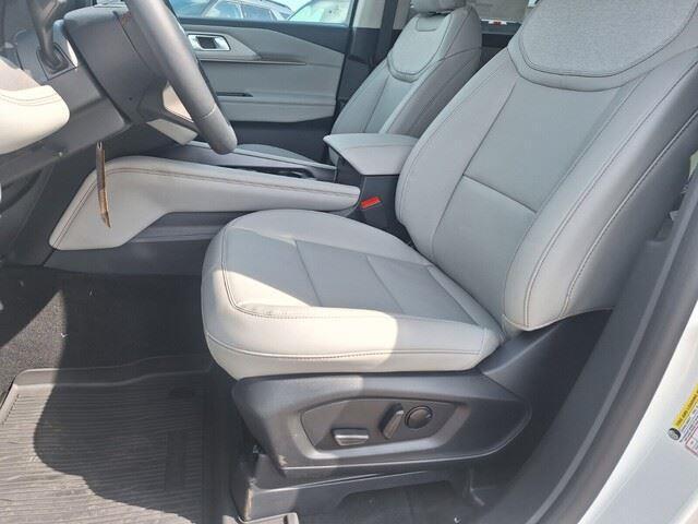 Photo of 2025 STAR WHITE MET TRI-COAT Ford Explorer
