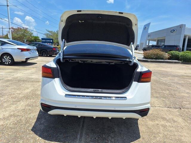 Photo of 2023 Pearl White Tricoat Nissan Altima