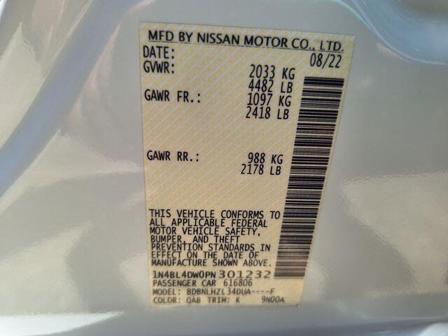 Photo of 2023 Pearl White Tricoat Nissan Altima