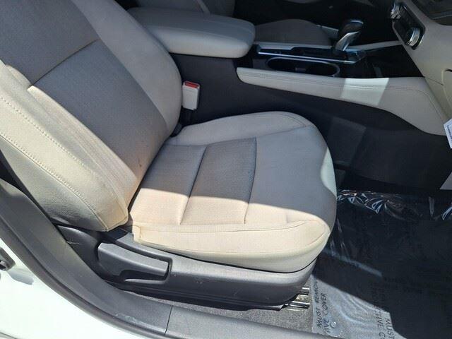 Photo of 2023 Pearl White Tricoat Nissan Altima