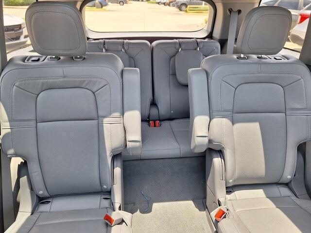 Photo of 2021 PRISTINE WHITE Lincoln Aviator