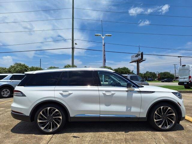 Photo of 2021 PRISTINE WHITE Lincoln Aviator