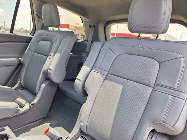 Photo of 2021 PRISTINE WHITE Lincoln Aviator