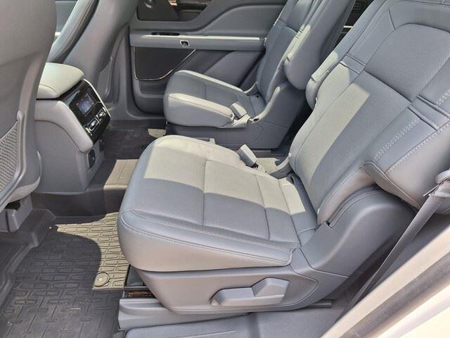 Photo of 2021 PRISTINE WHITE Lincoln Aviator