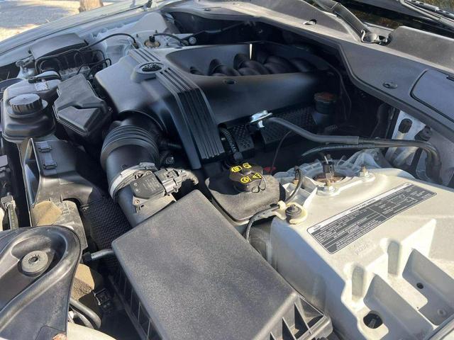 Photo of 2006 Silver Jaguar XJ