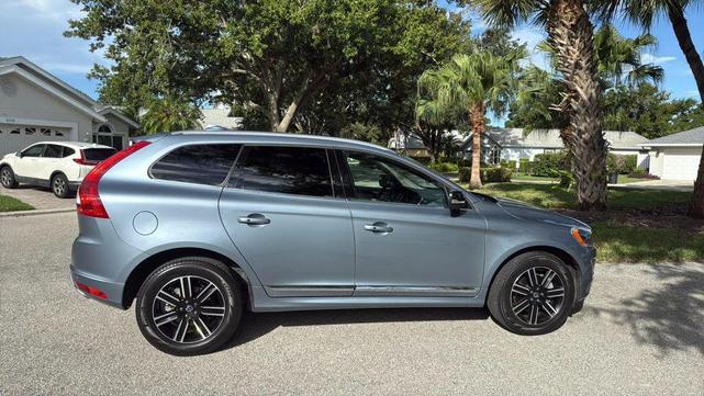 Photo of 2017 Blue Volvo XC60