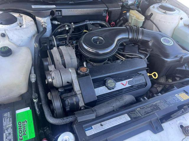 Photo of 1993 White Cadillac DeVille
