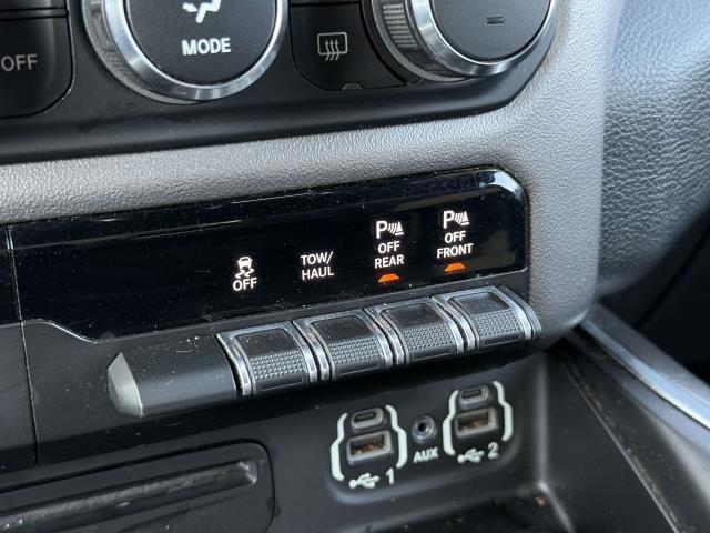 Photo of 2019 Diamond Black Crystal Pearlcoat RAM 1500