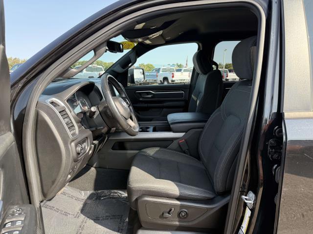 Photo of 2019 Diamond Black Crystal Pearlcoat RAM 1500