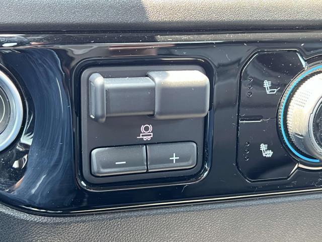 Photo of 2023 Summit White Chevrolet Silverado 1500